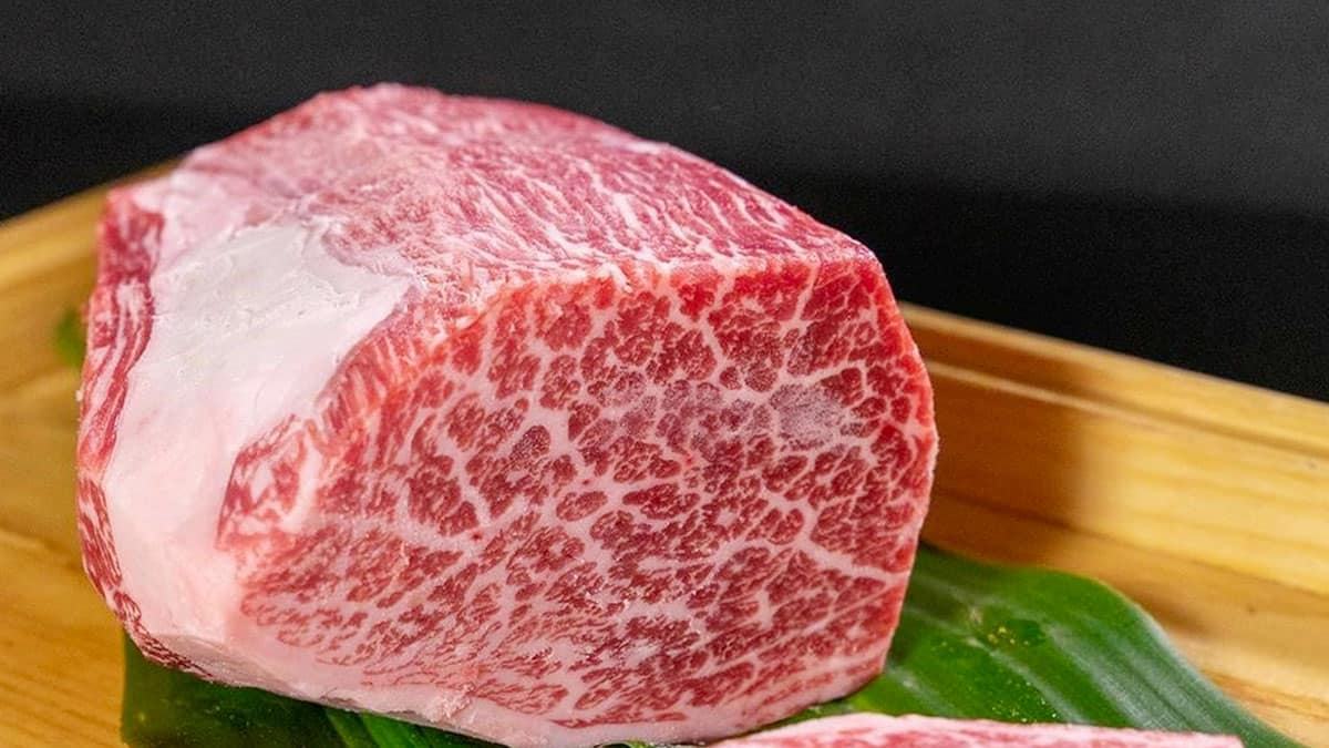 Bò Kobe giá bao nhiêu 1kg?