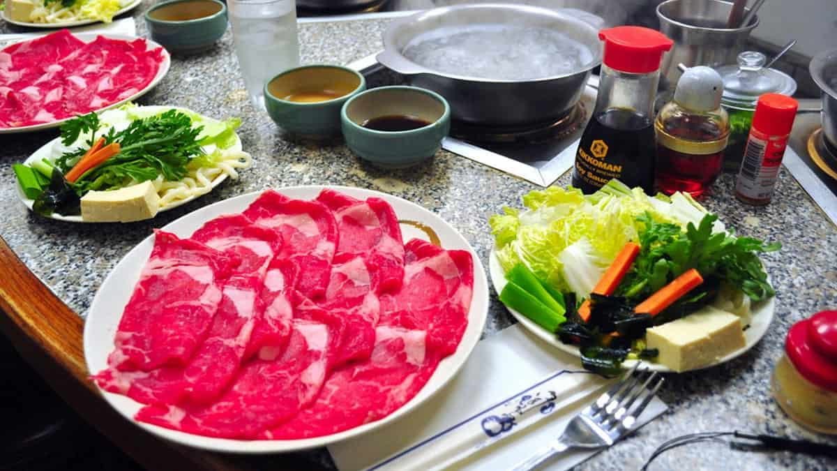 Món lẩu bò Kobe giàu dinh dưỡng và mang đậm hương vị ẩm thực truyền thống Nhật Bản